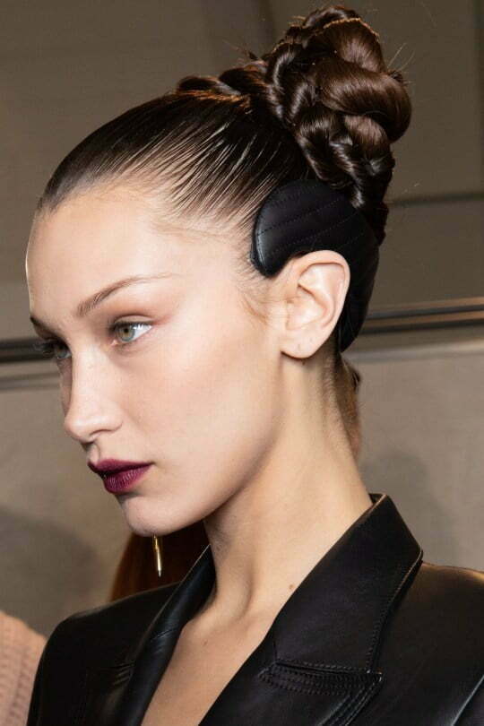 Fendi show highlights we’ve been wearing the headband trend all wrong 3 Fendi 1