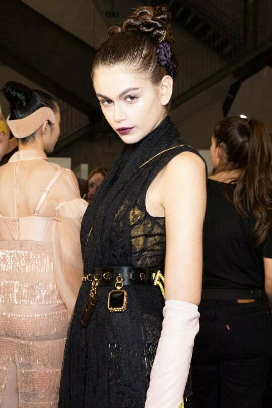 Fendi show highlights we’ve been wearing the headband trend all wrong 2 Fendi 3