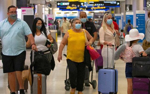 Despite the record breaking Covid-19 epidemic, Americans still flock to airports to travel for Thanksgiving holidays