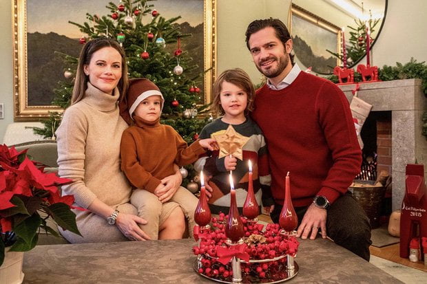 Royal family around the world posting pictures of Christmas cards