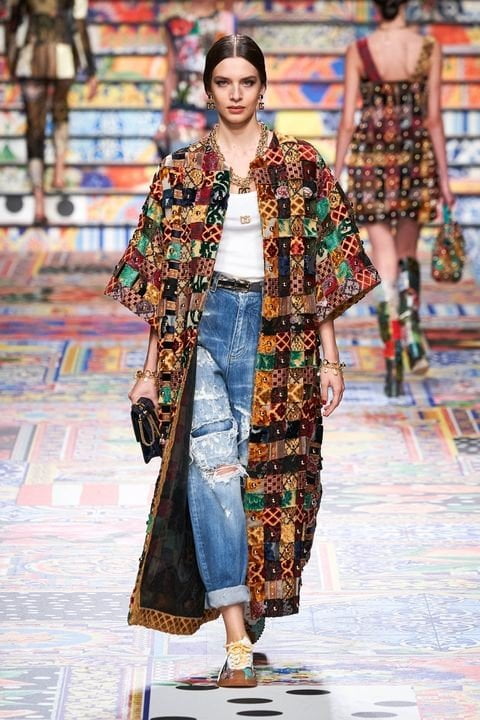 Áo khoác đa màu của Dolce Gabbana.