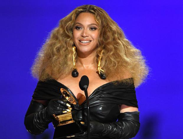Beyoncé, Taylor Swift set new records on historic Grammy night