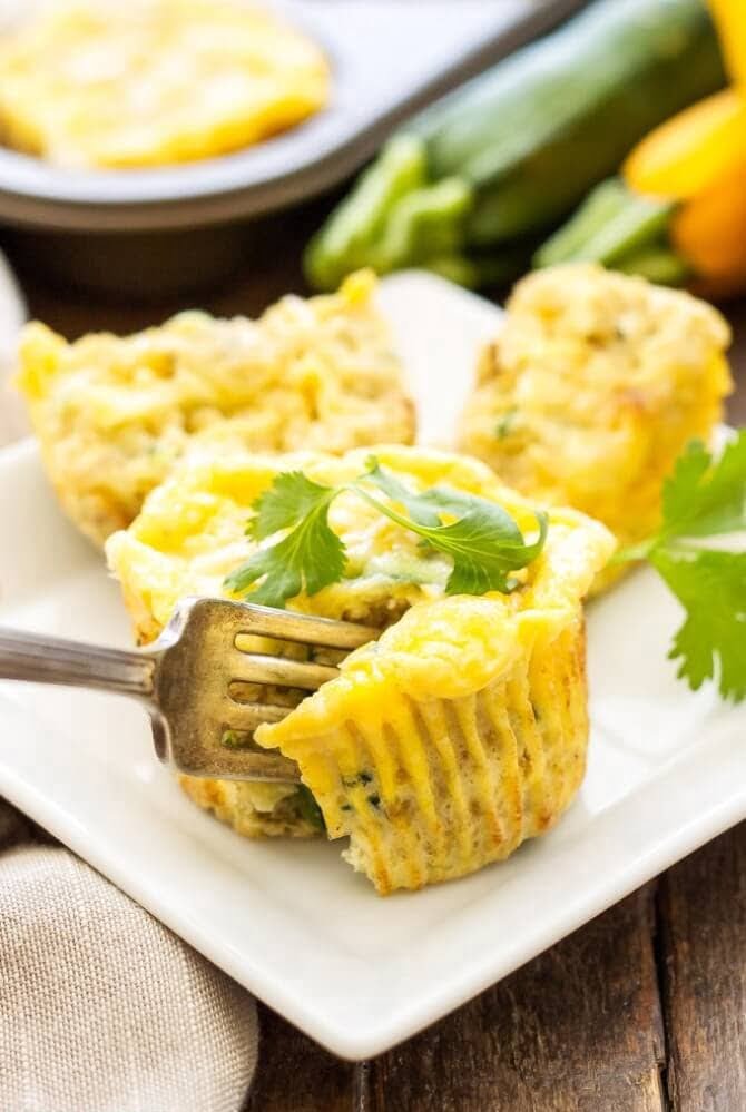 Muffins with cheesy zucchini, quinoa, and eggs - Photo by Danae