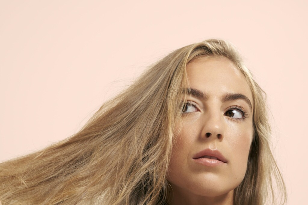 How to Lighten Hair Naturally Without Bleach