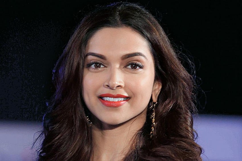 Celebrities with the best-looking brows - Deepika Padukone
