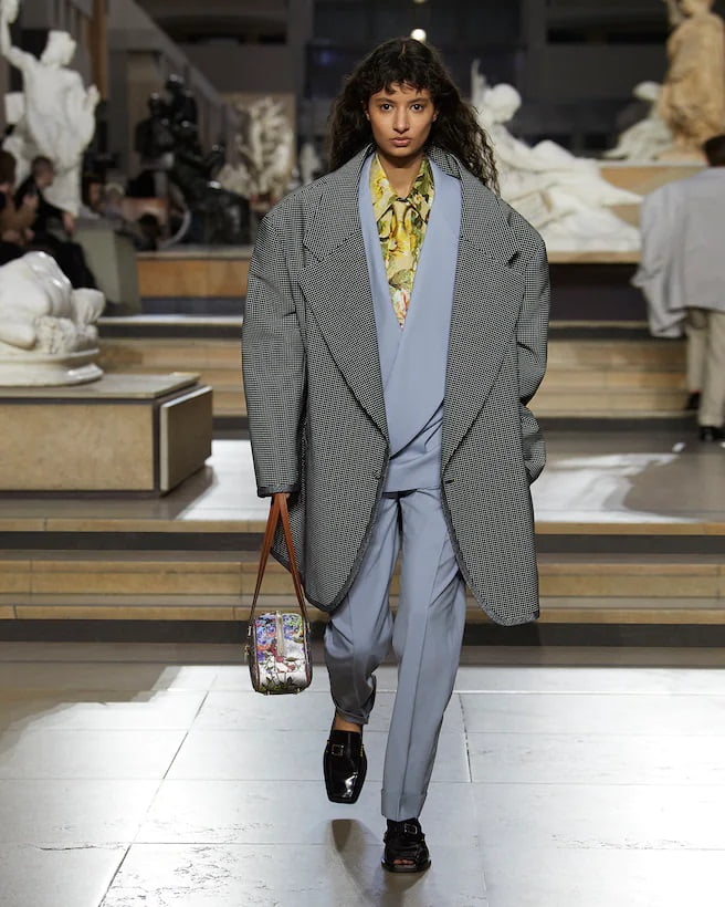 Louis Vuitton Women FallWinter 2022 Fashion illume emag 3