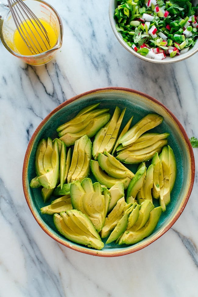 sliced avocados for salad illume emag