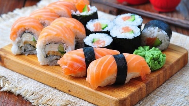 sushi de duoc bao lau cach bao quan sushi qiua dem va nhan tipsnote 800x450 1