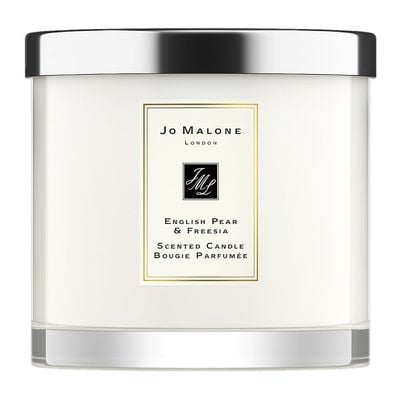https www.amara .com static uploads images 2 products huge 177915 deluxe scented candle english pear freesia 583831