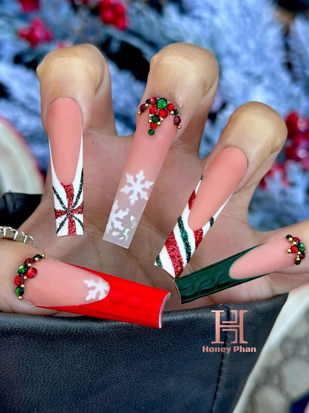 Christmas nails 2022