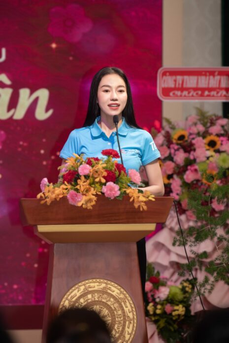 Tết - Bà Phạm Kim Dung phát biểu tại chương trình