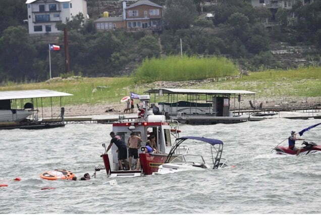 boats sinking 2