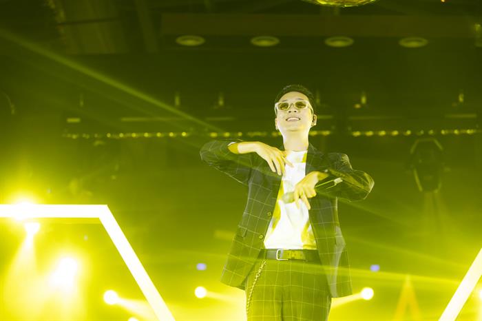 Ngất ngây trước màn hát live "đỉnh của đỉnh" từ dàn nghệ sĩ tên tuổi hàng đầu Vbiz