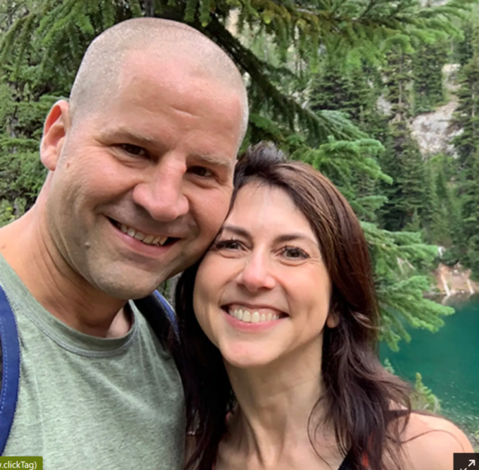 Jeff Bezos Ex-Wife Mackenzie Scott Marries Seattle Science Teacher