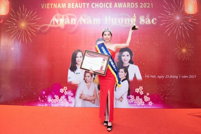 Doanh nhân Trần Thị Kim Thủy tự hào về bản thân khi được xướng tên hạng mục giải thưởng Doanh Nhân Tâm Tài 2021