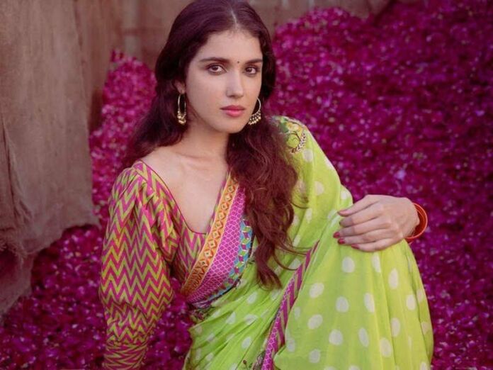 5 Ways To Wear Sari Nicely