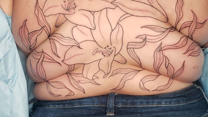 Body-Positive 'Roll Flowers' Are Being Created By A Tattoo Artist - Courtesy Carrie Metz Caporusso