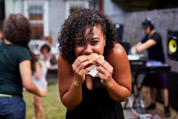 Eat More Veggies With Tiktok's Low-Carb Burger Hack - GRANGER WOOTZ/GETTY