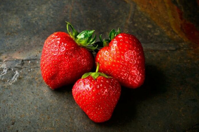 Dietary Guidelines for Keto-Friendly Fruit - Jacek Dylag