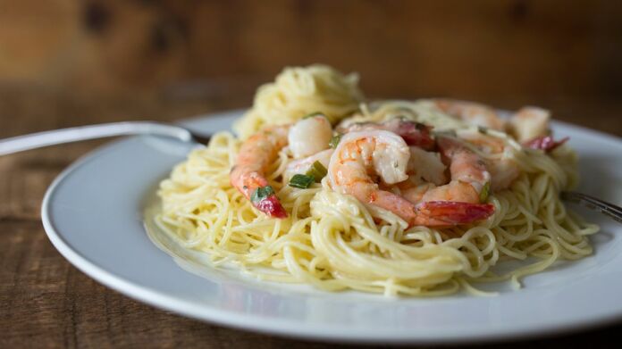 Ulcerative Colitis Dinner Ideas - Photo by Aimee Lee/Shutterstock