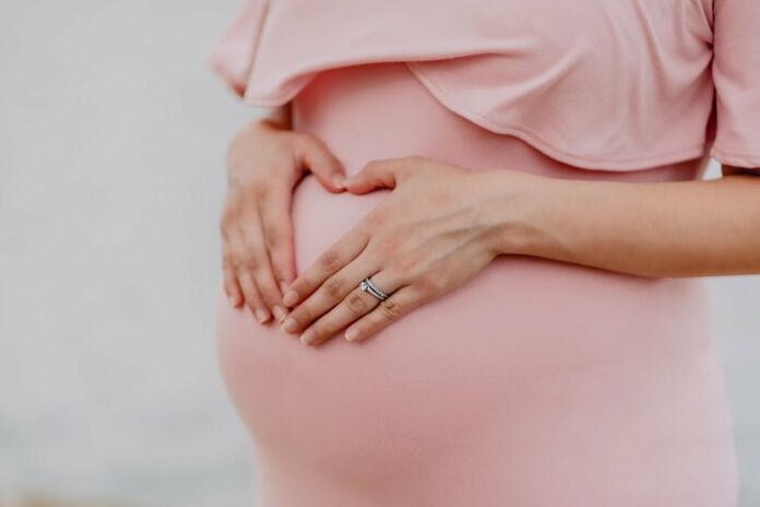 10 Strange but Totally Normal Ways The Vaginal Changes During Pregnancy - Photo by Juan Encalada