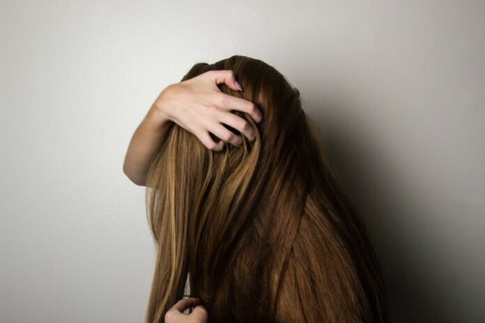 How To Lighten Dark Brown Hair With Box Dye? - Photo by Bennie Lukas Bester from Pexels