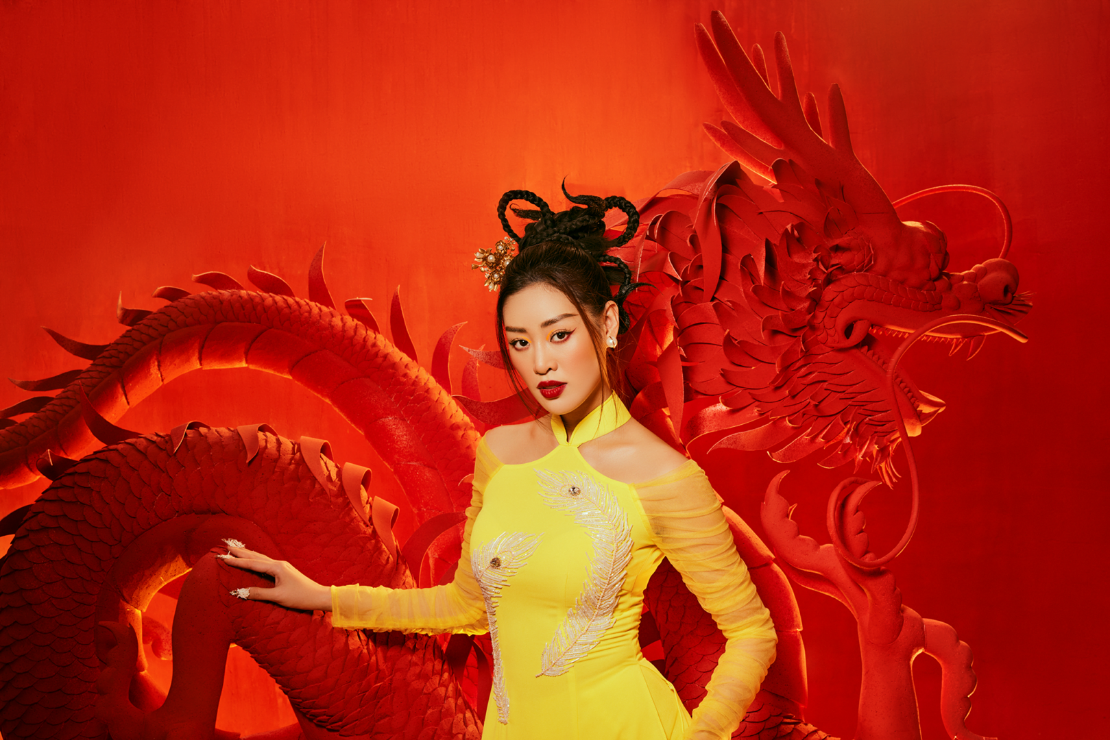 Hoa hau Khanh Van 1