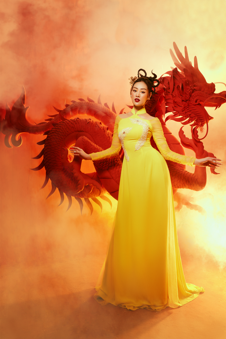 Hoa hau Khanh Van 3