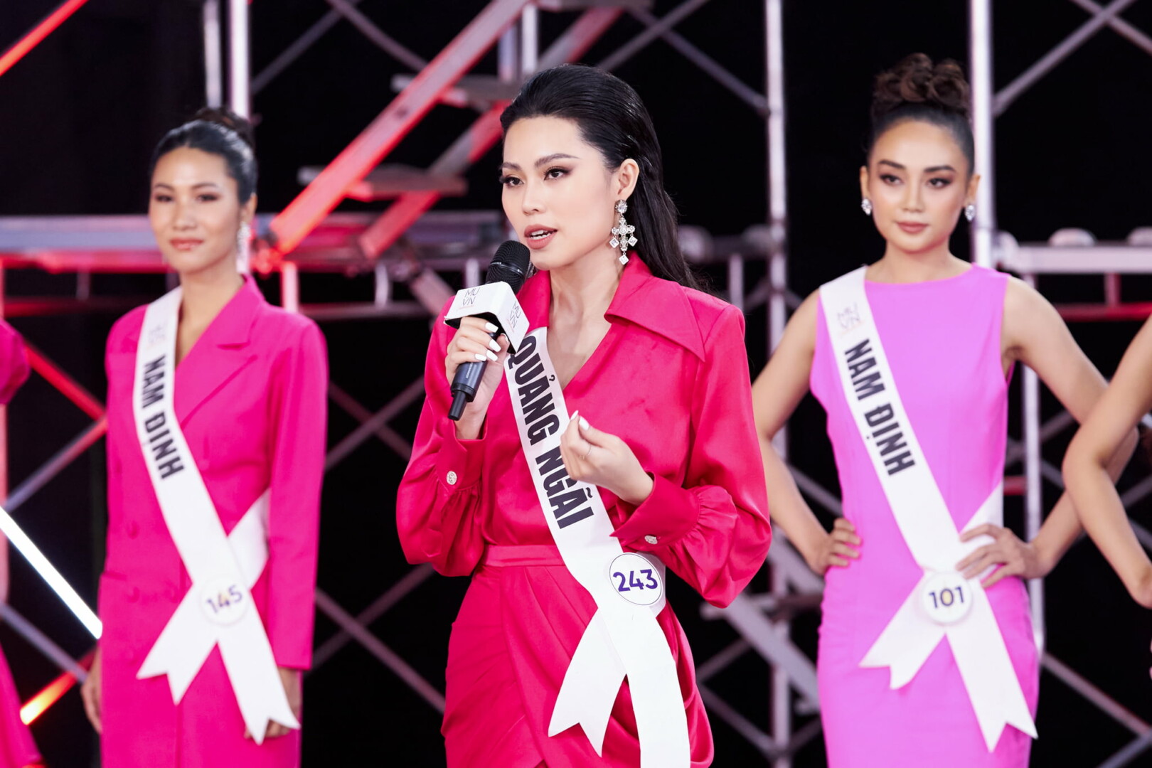 PHAN THI 17 1