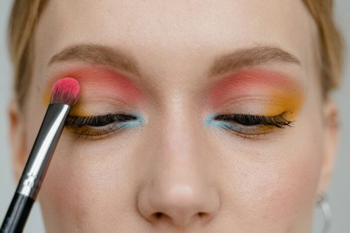 Hooded Eyes Pop