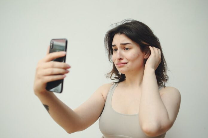 The Worst Habits That Cause Acne