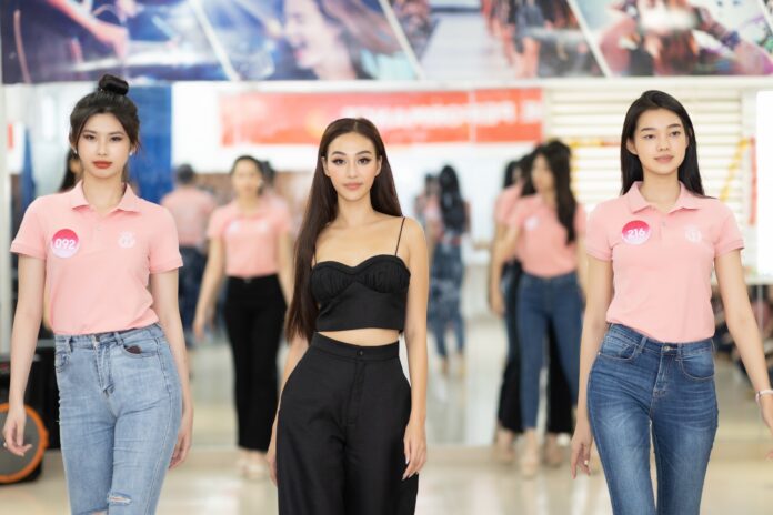 Á hậu Tuyết Như