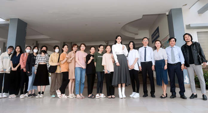 Đạo diễn Hoàng Nhật nam - Hoa hậu Thanh Thuỷ