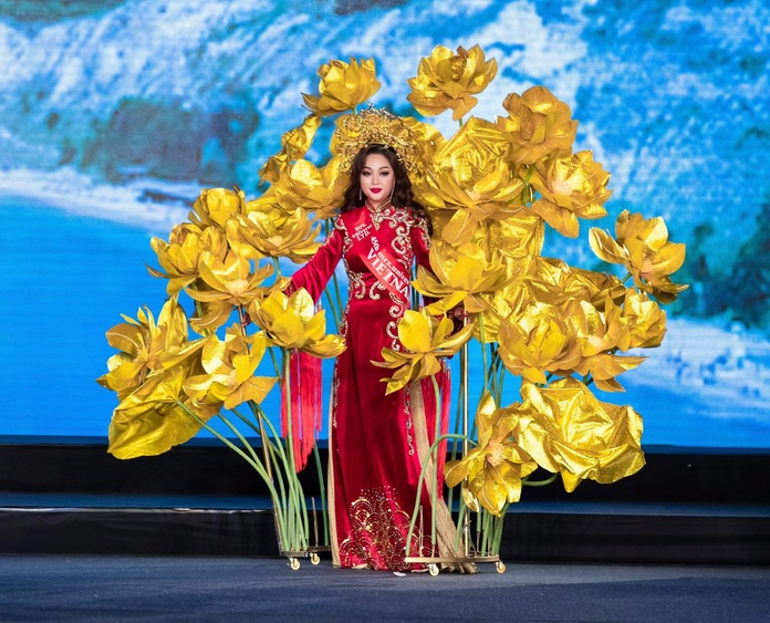 Trang phục dân tộc của Á hậu Hoàng Thanh Nga