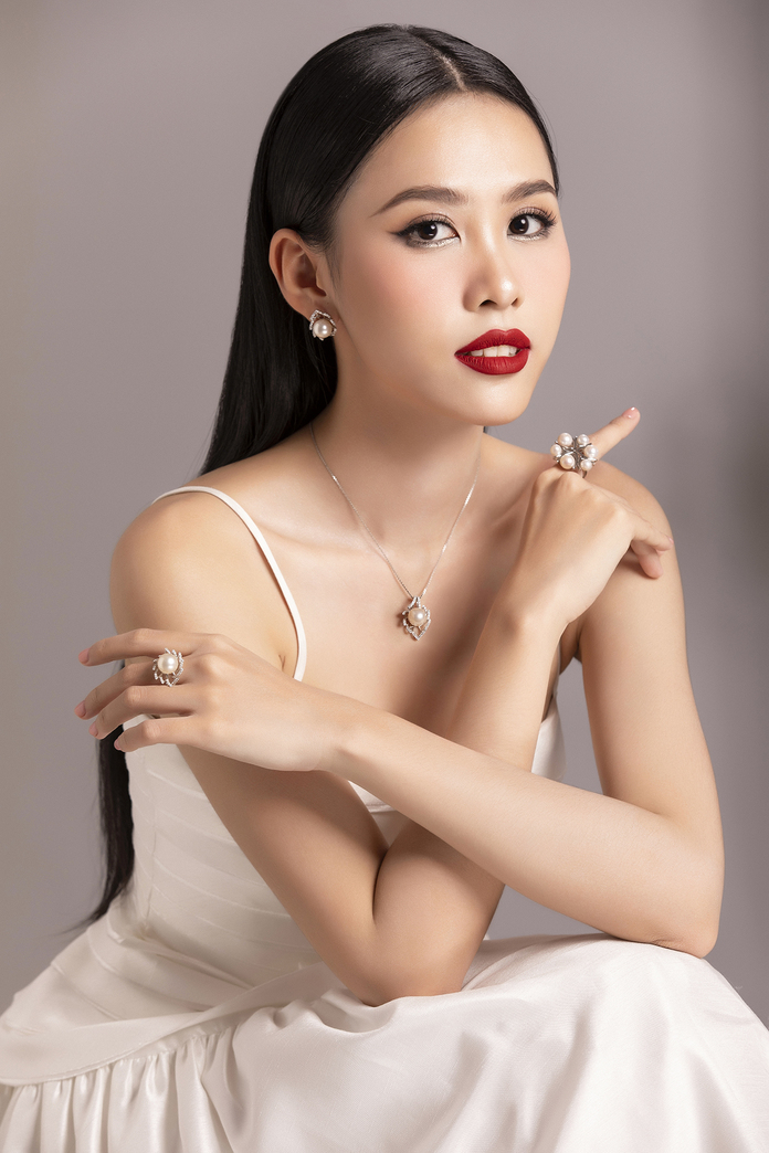 12 A HAU 2 LE NGUYEN NGOC HANG