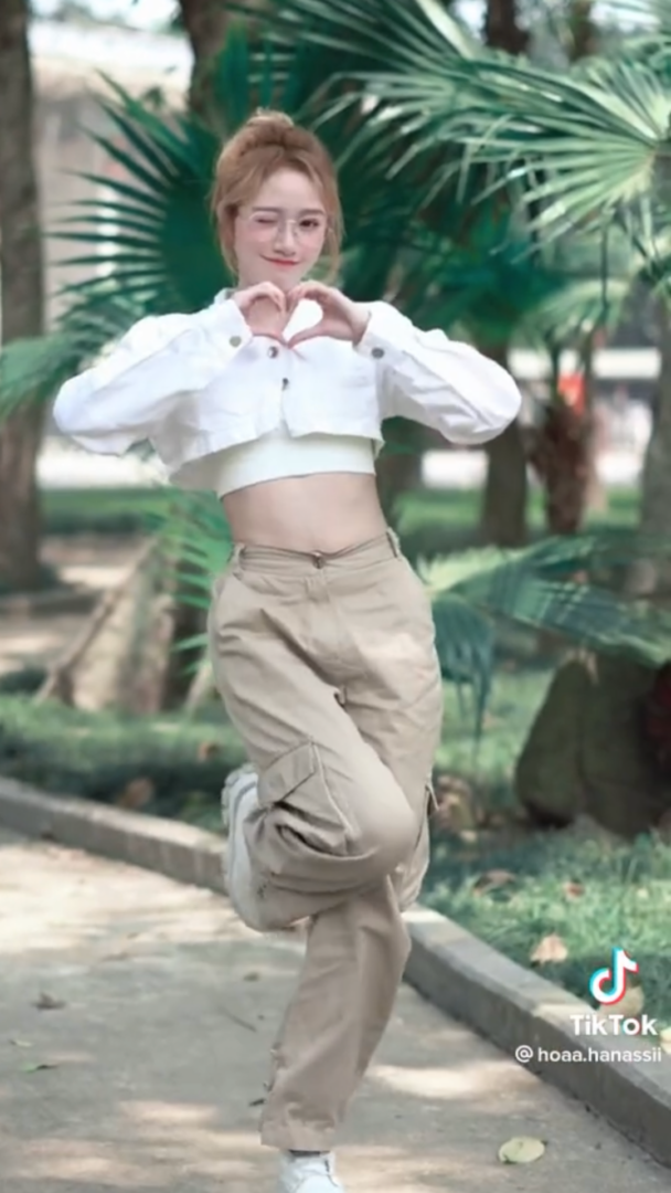 2. Dao Le Phuong Hoa