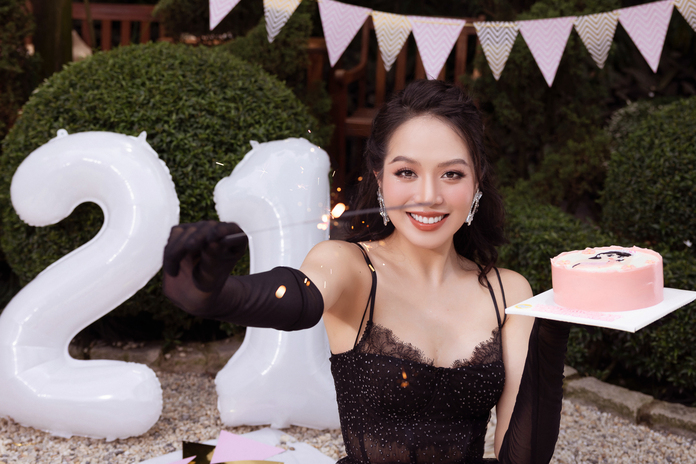 THANH THUY TUOI 2112