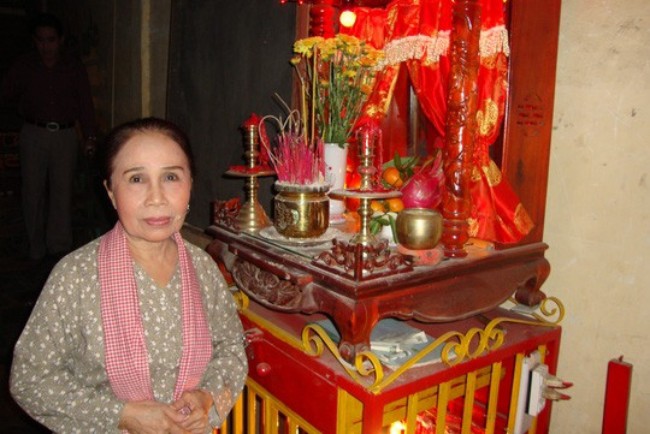 me ut trong cua dat phuong nam biet hat truoc khi biet noi dau don nhin 4 dua con lan luot qua doi e 14 1697992734 105 width650height434