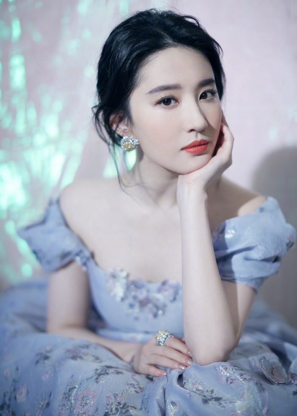 hinh anh cua nu dien vien luu diec phi e1594488254393