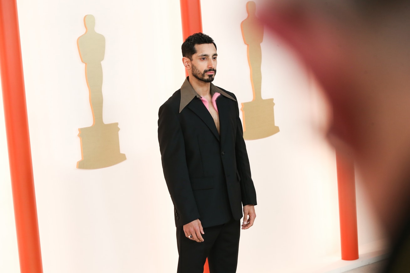 http3a2f2fcdncnncom2fcnnnext2fdam2fassets2f230312193636 39 oscars red carpet fashion 2023 riz ahmed 1678676616999 16786766171842017146006