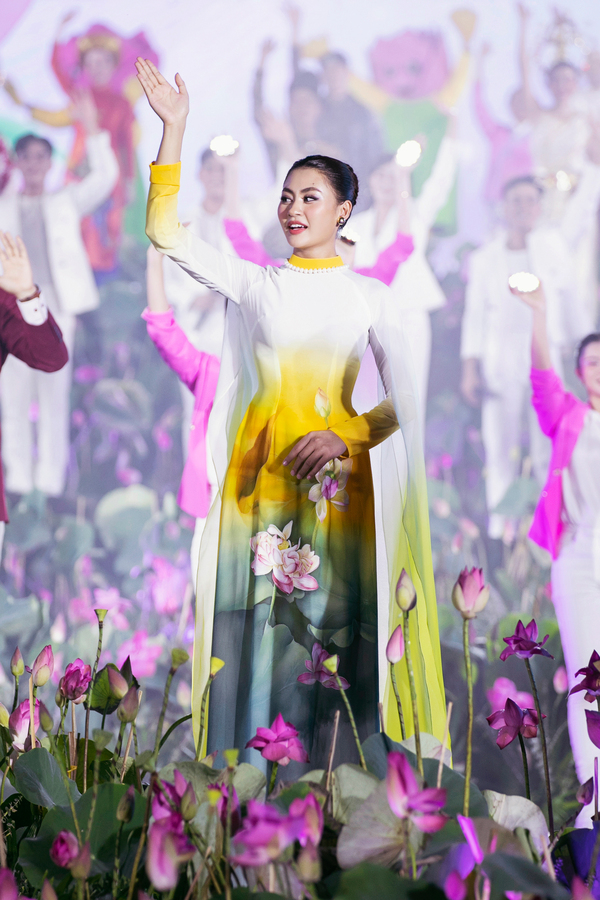 Ban sao cua 022 AO DAI TRUNG DINH foto KIENGCAN