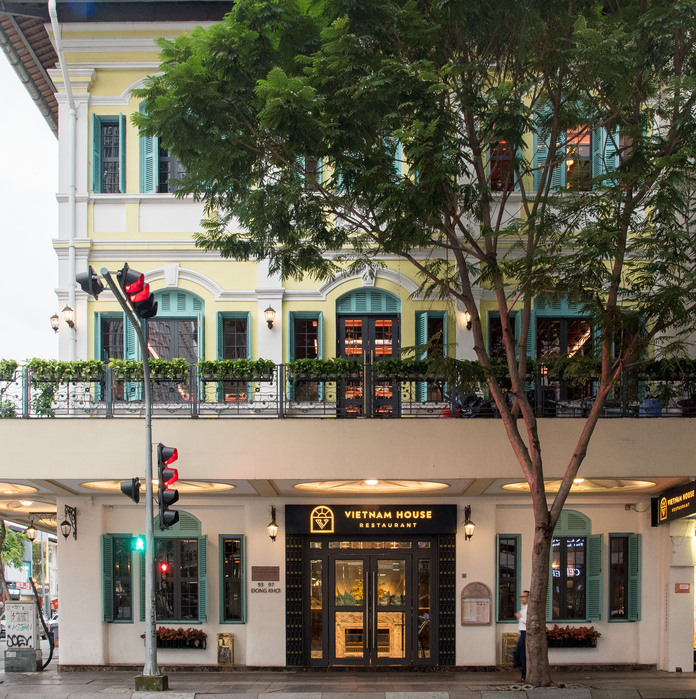 Vietnam House Ben ngoai nha hang 2