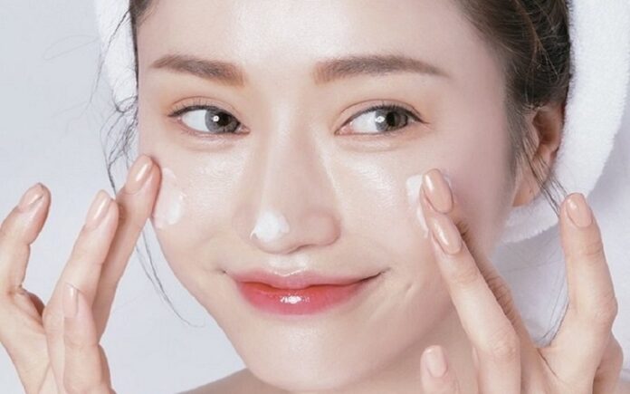 Top 7 ways to smooth your face without going to the spa