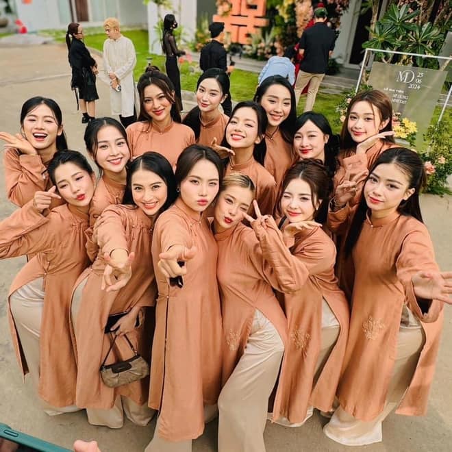 dam hoi midu va chong thieu gia he lo sinh le kim cuong dat do 39 ao dai cuoi gia gan 300 trieu dong dan be trap toan sao viet dinh dam455 2024 06 23 15 13