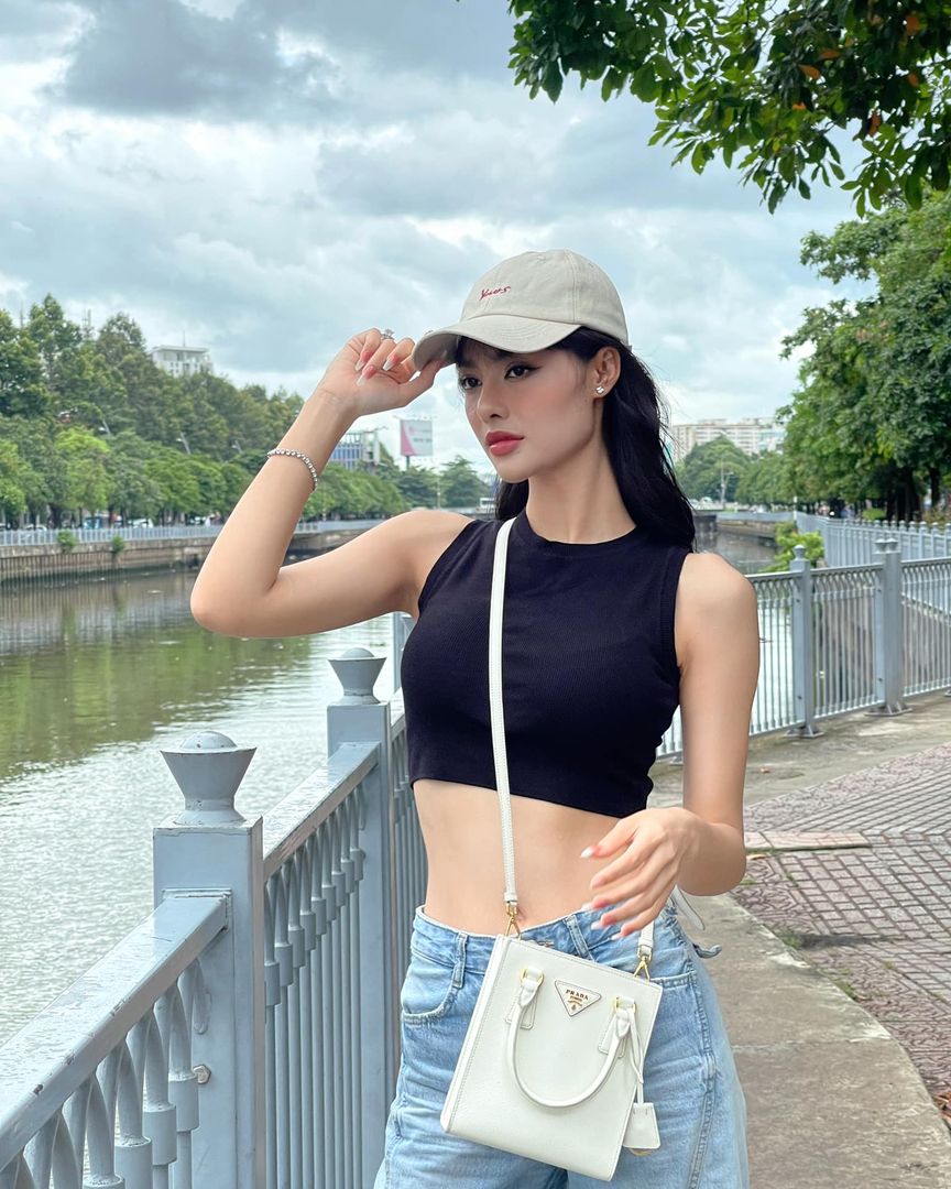 Soi style thời trang "hồi xửa" của Lona Kiều Loan trước khi lui về ở ẩn, chỉ dám diện đầm giấu dáng 5 lona kiều loan