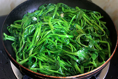 rau muống