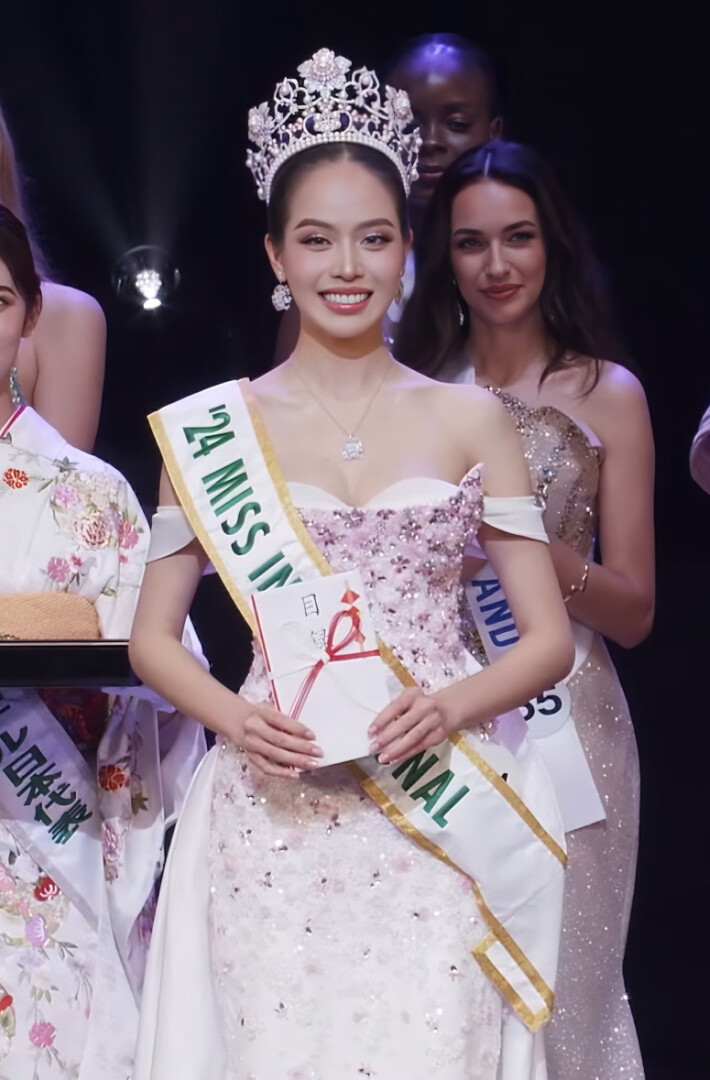 HOA HAU HUYNH THI THANH THUY 8