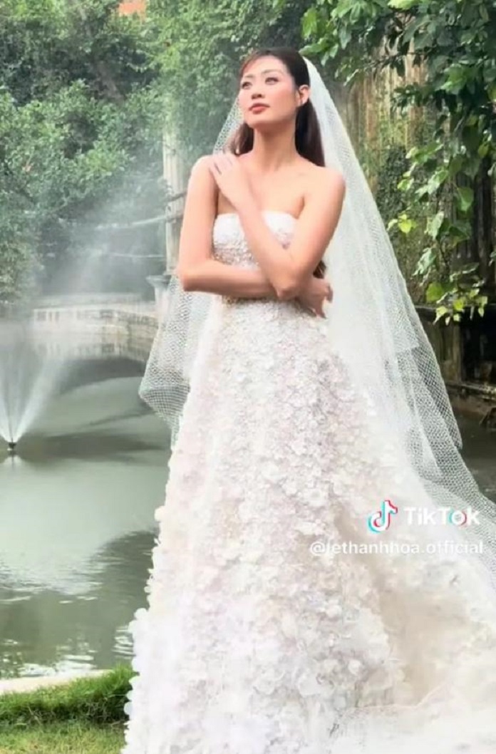 he lo hau truong chup anh cuoi cua khanh van nhan sac co dau thang 12 qua camera thuong qua xin ngoisaovn w1170 h1780