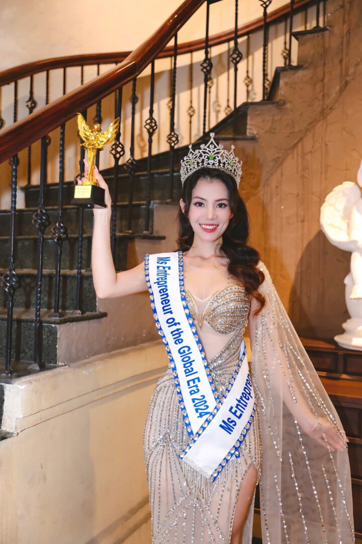 Hoa hau Catherine Rose 1