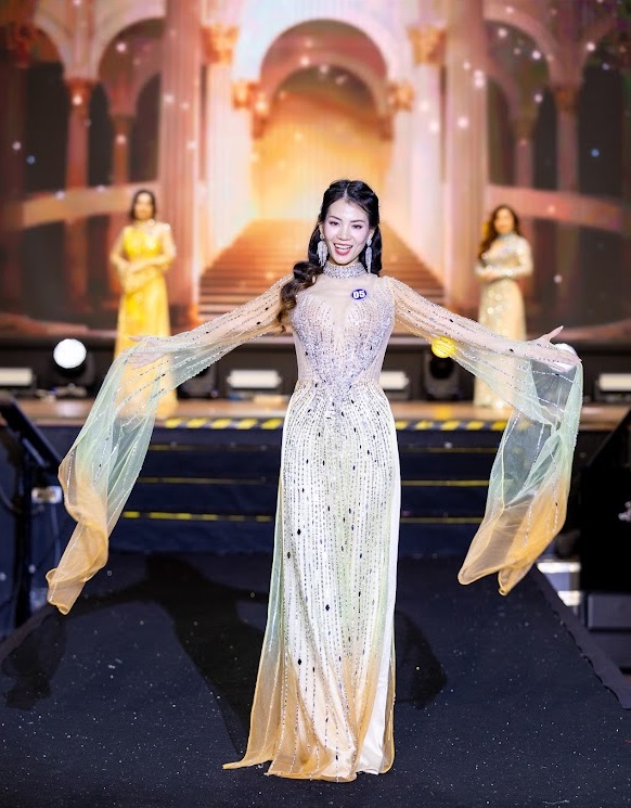 Hoa hau Catherine Rose 3